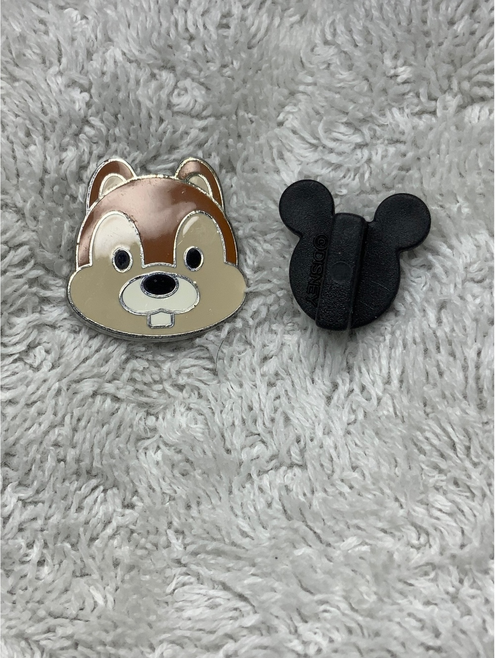 Disney small Chip Face Pin